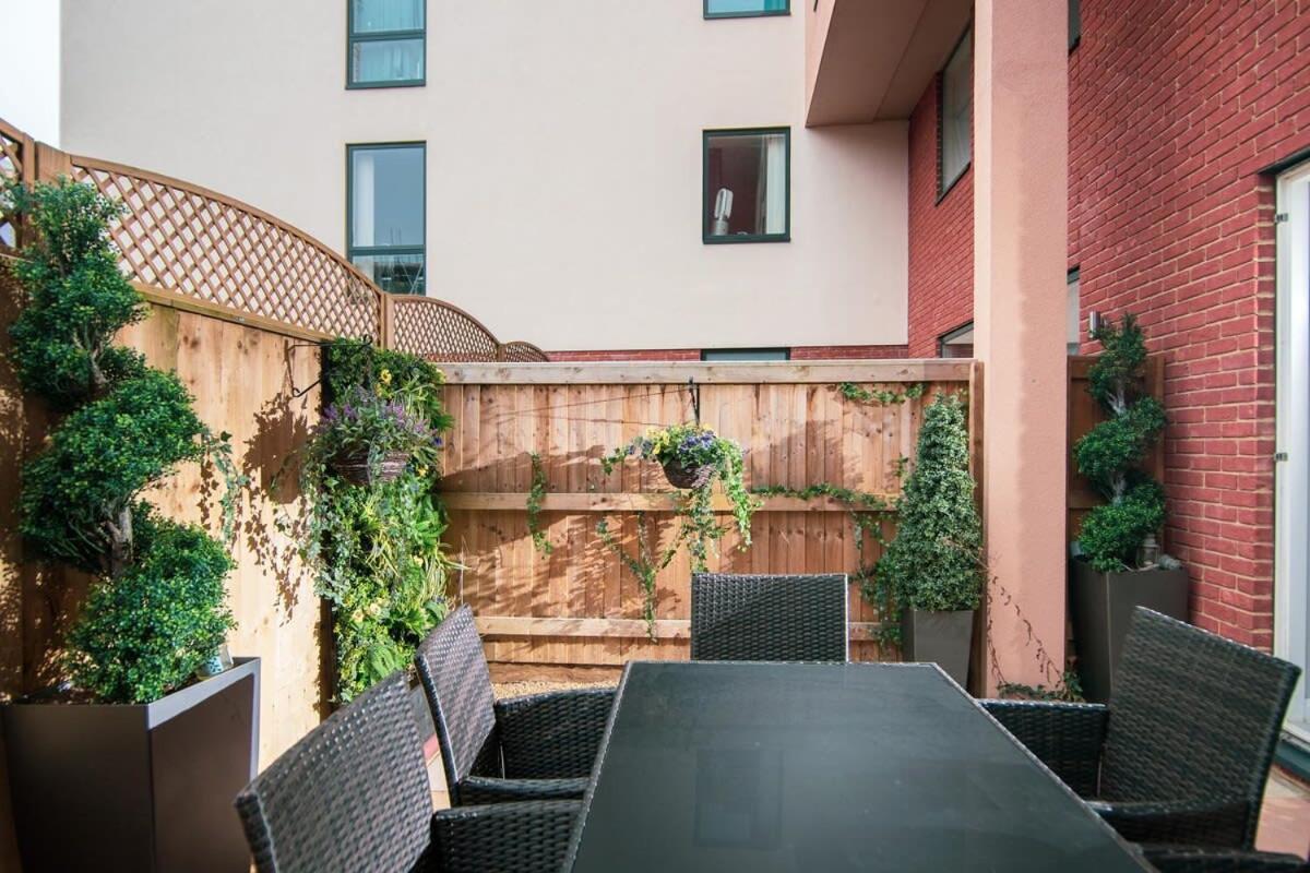 Deluxe Apartment Near Cabot Circus W Parking Sleeps 5 Bristol Exterior foto