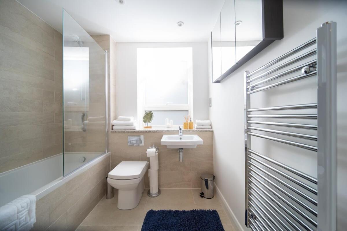 Deluxe Apartment Near Cabot Circus W Parking Sleeps 5 Bristol Exterior foto